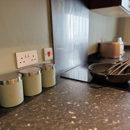 Group Bookings: Up To 30 Guests Across 5 Spacious Flats! Keyless Access Free Wifi & Parking Birmingham Zewnętrze zdjęcie
