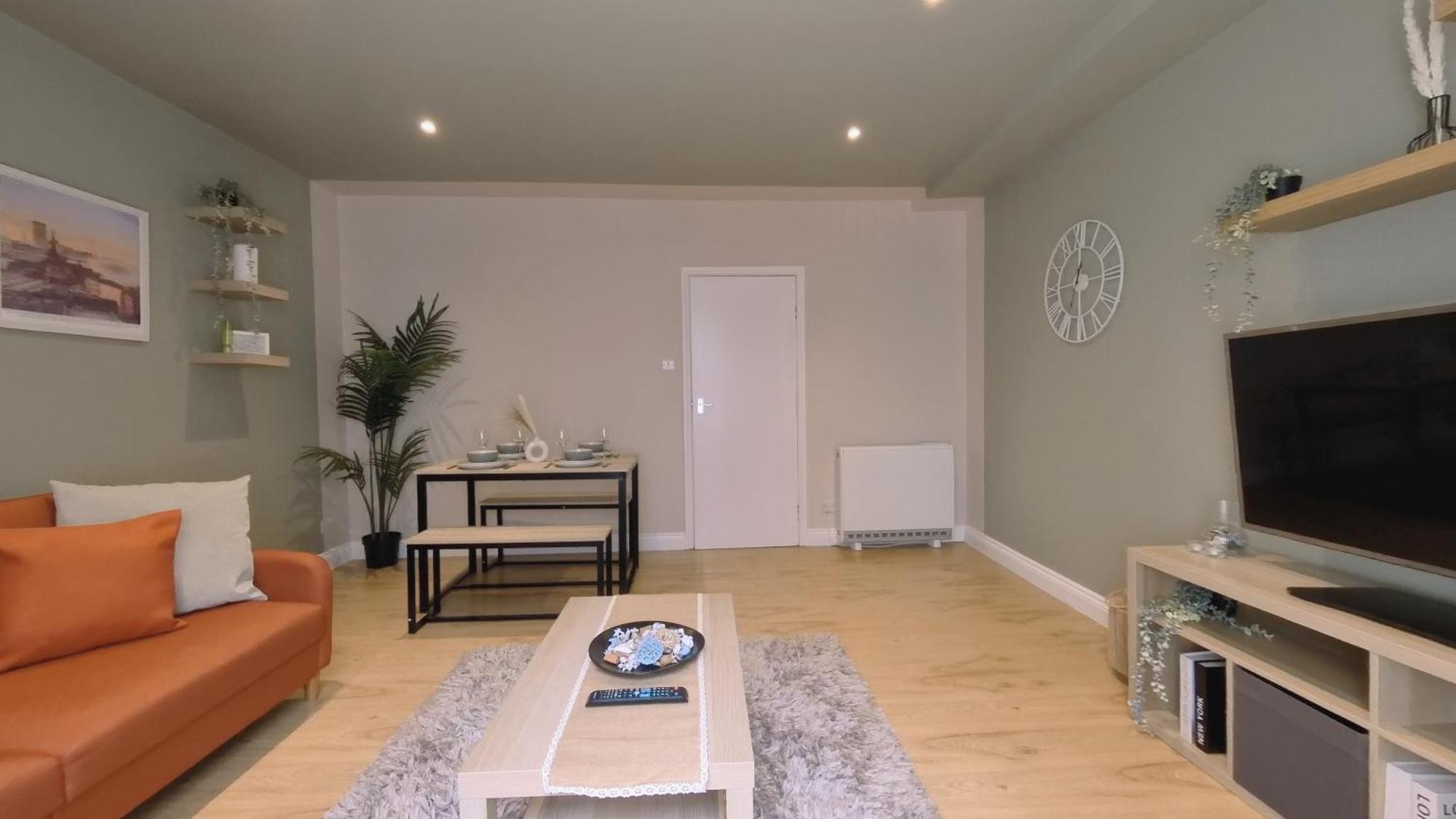 Group Bookings: Up To 30 Guests Across 5 Spacious Flats! Keyless Access Free Wifi & Parking Birmingham Zewnętrze zdjęcie