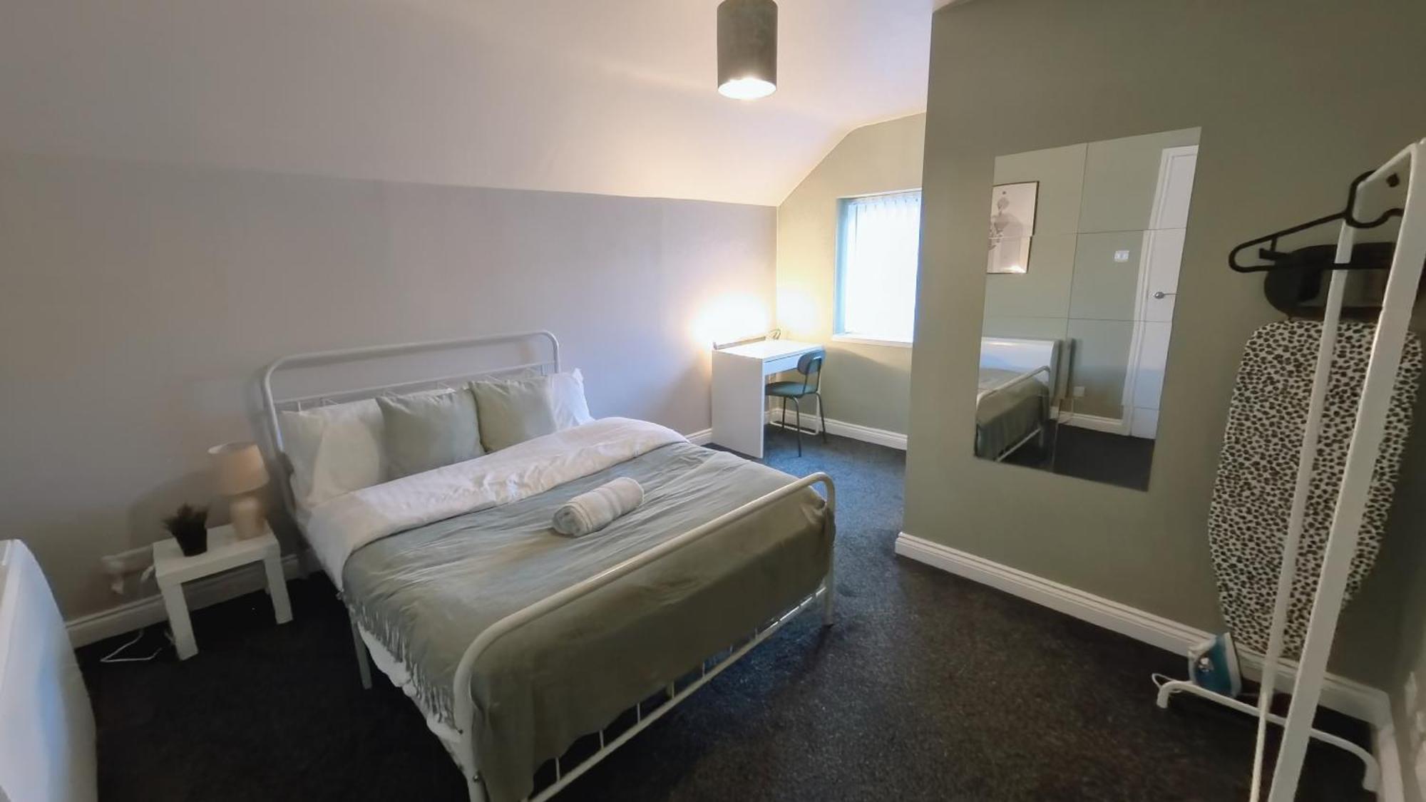 Group Bookings: Up To 30 Guests Across 5 Spacious Flats! Keyless Access Free Wifi & Parking Birmingham Zewnętrze zdjęcie