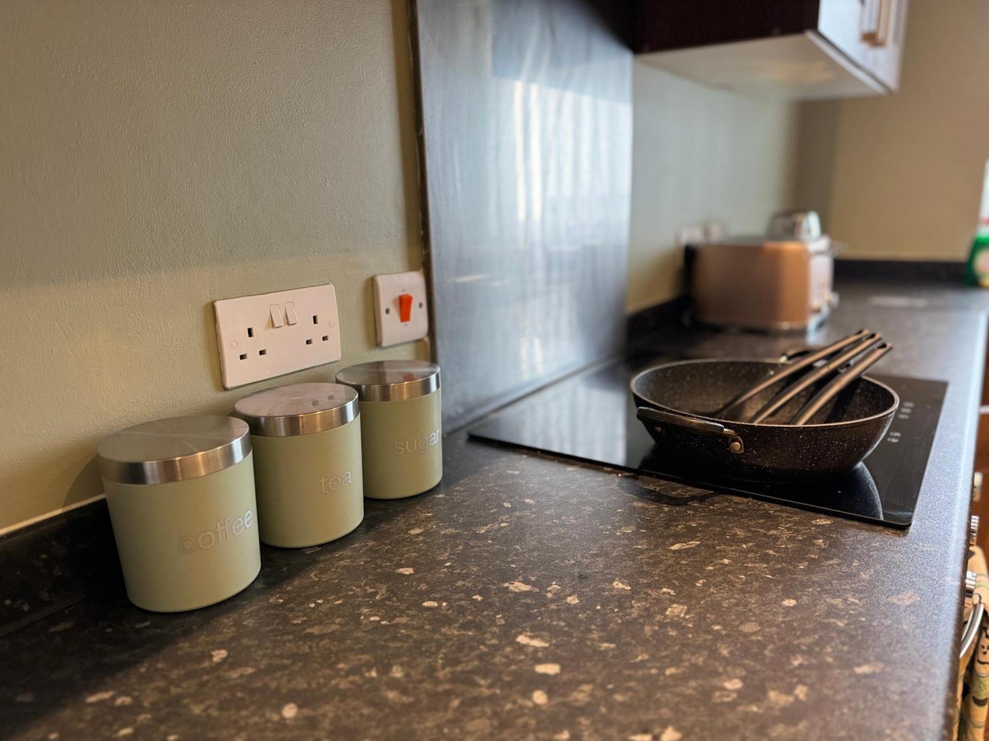 Group Bookings: Up To 30 Guests Across 5 Spacious Flats! Keyless Access Free Wifi & Parking Birmingham Zewnętrze zdjęcie