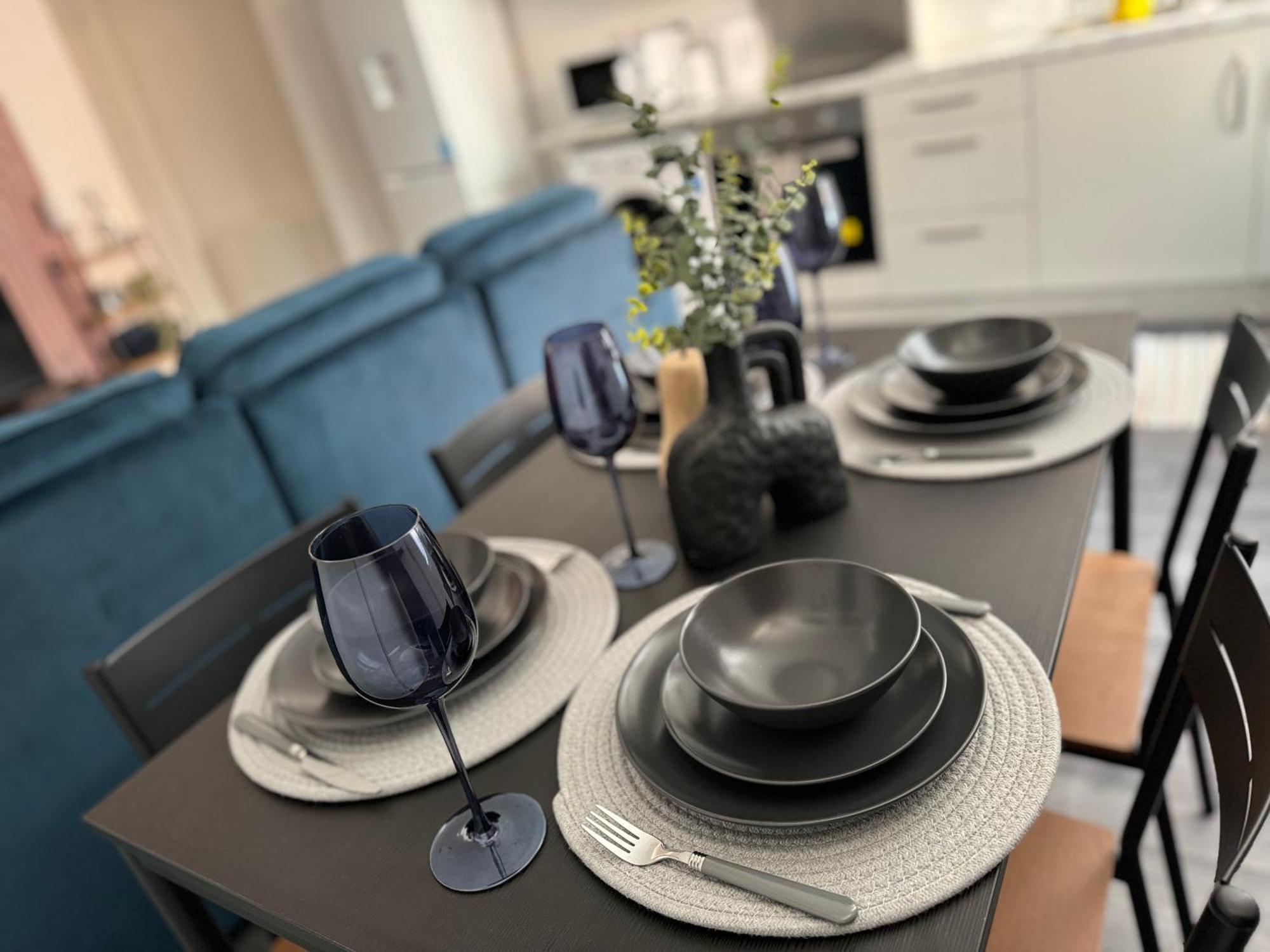 Group Bookings: Up To 30 Guests Across 5 Spacious Flats! Keyless Access Free Wifi & Parking Birmingham Zewnętrze zdjęcie