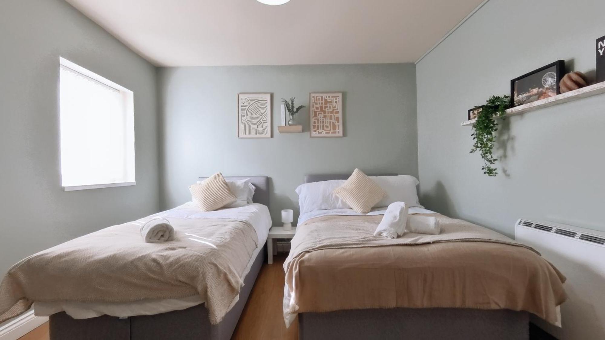 Group Bookings: Up To 30 Guests Across 5 Spacious Flats! Keyless Access Free Wifi & Parking Birmingham Zewnętrze zdjęcie